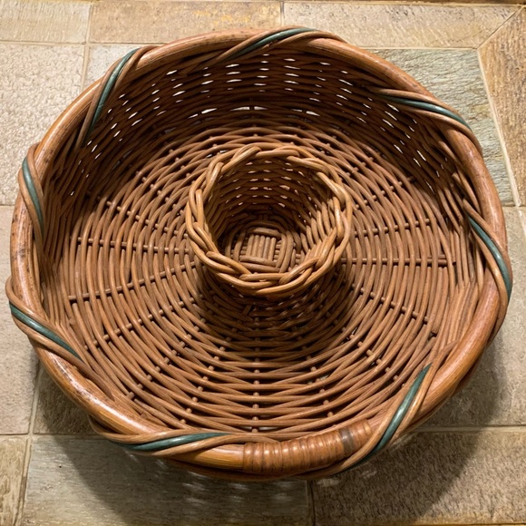 Pierre Large Heavy Duty Chip & Dip Brown with Green Wicker Basket - Picture 15 of 15